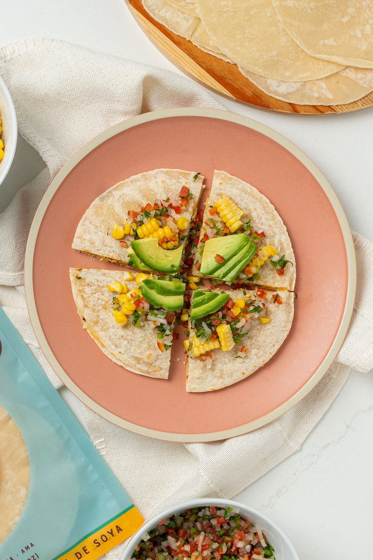 Quesadillas de pollo con costra de queso